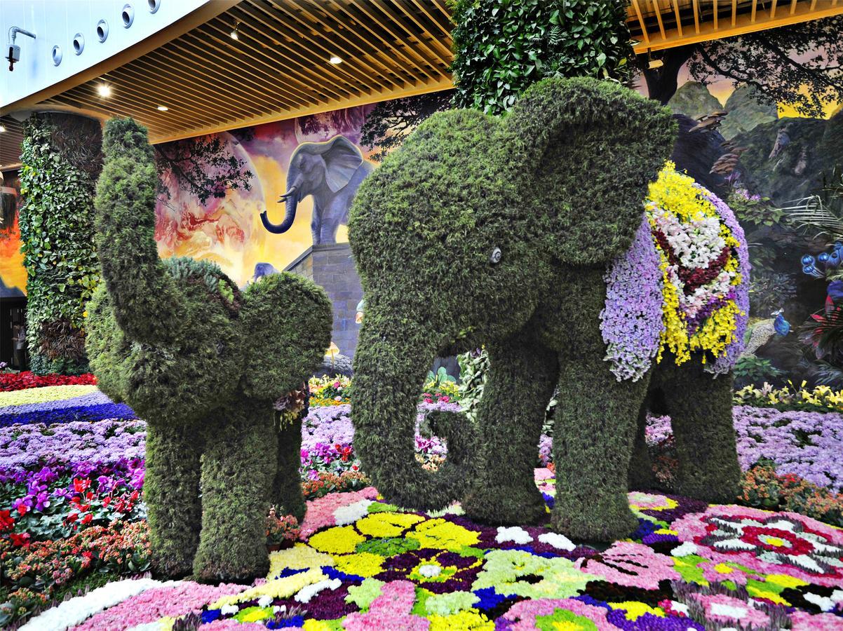 Howard Johnson Flower City Hotel Kunming Zewnętrze zdjęcie