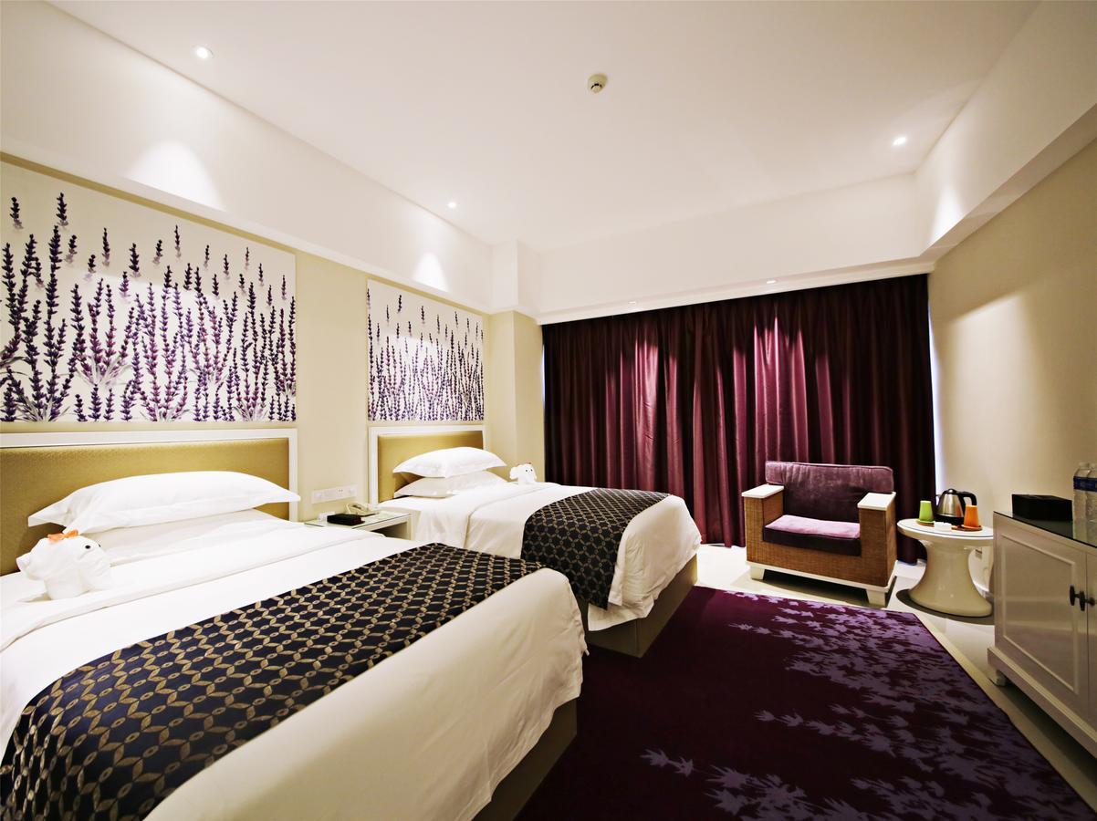 Howard Johnson Flower City Hotel Kunming Zewnętrze zdjęcie